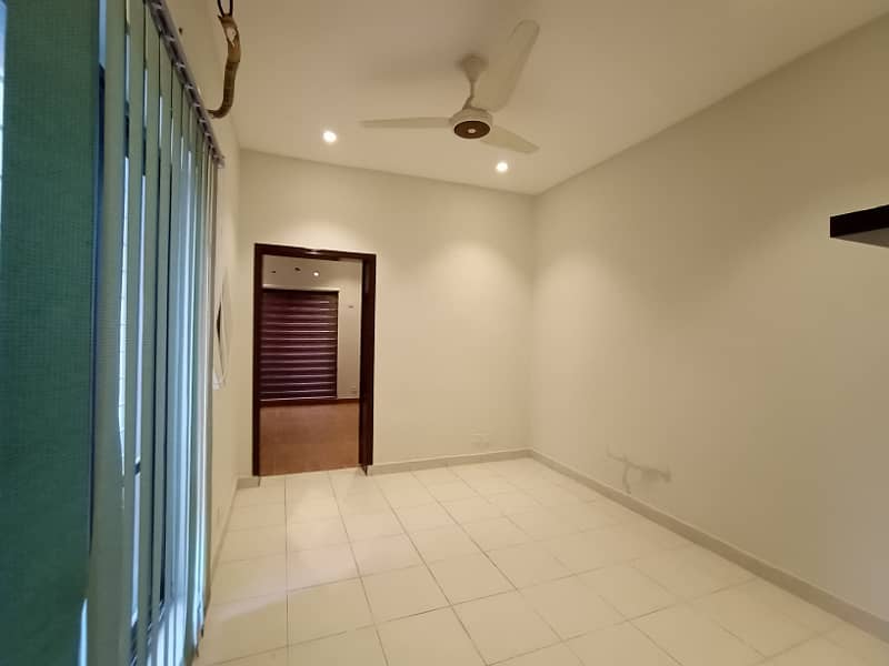 Prime Location 10 Marla 3 Bedroom Bungalow For Rent In Defence Raya Phase 6 Lahore 3