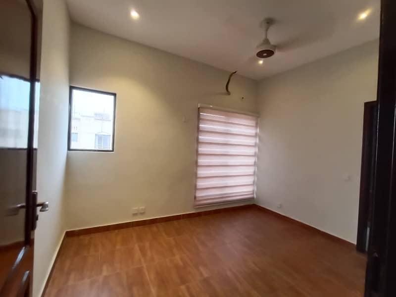 Prime Location 10 Marla 3 Bedroom Bungalow For Rent In Defence Raya Phase 6 Lahore 7