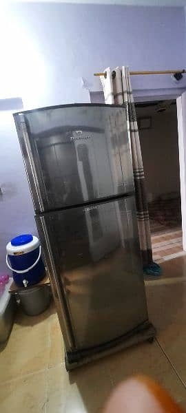 Dawlance health zone refrigerator for urgent sale . 0