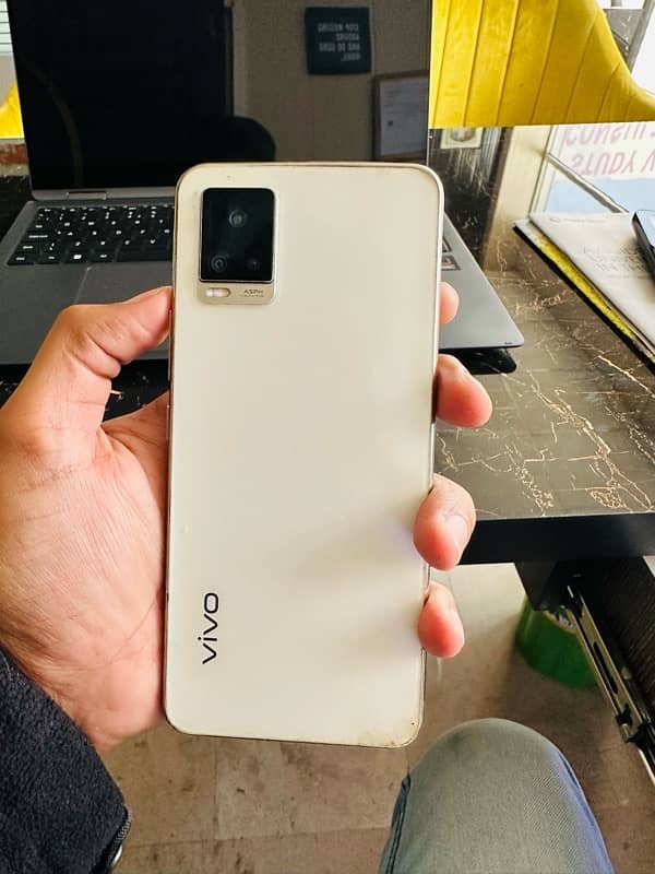 vivo v 20 and spark x 1