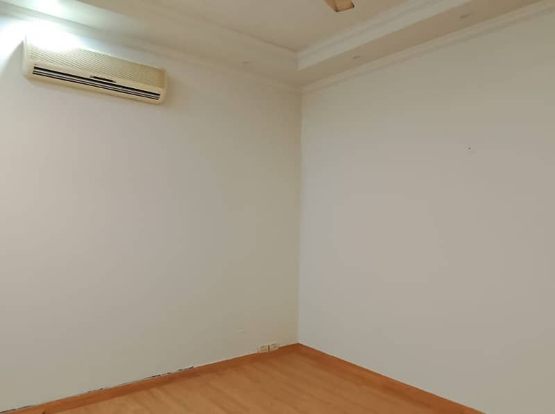 1 Kanal Lower Portion For Rent in DHA Phase 3, Block Z, Lahore Cantt. 1