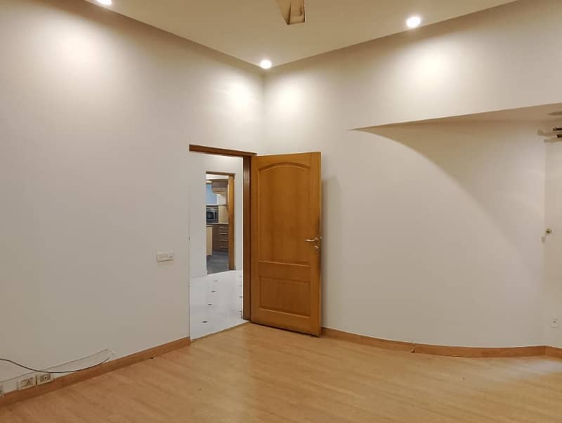 1 Kanal Lower Portion For Rent in DHA Phase 3, Block Z, Lahore Cantt. 3