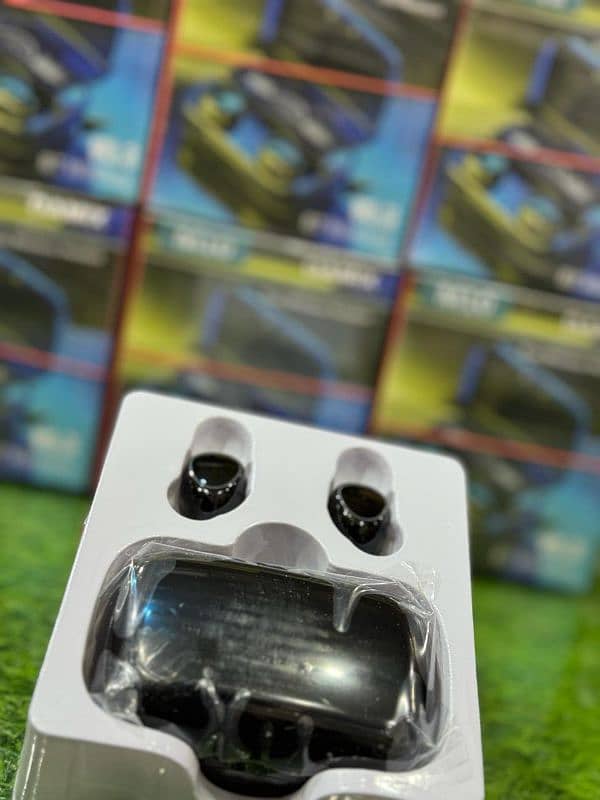 M10 Wireless Earbuds with great sound and long batter timing 3