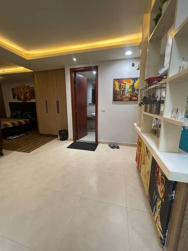 Luxurious One bed Room Apartment Gold Crest Mall 9