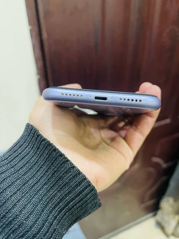 iPhone 11 128gb PTA Approved 3