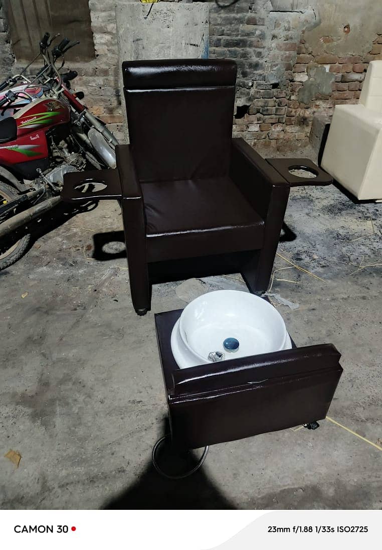 Cutting chair/Shampoo unit/Massage bed/Troly/Saloon chair 17