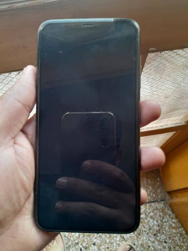 Iphone 11 pro max 256gb pta approved 1