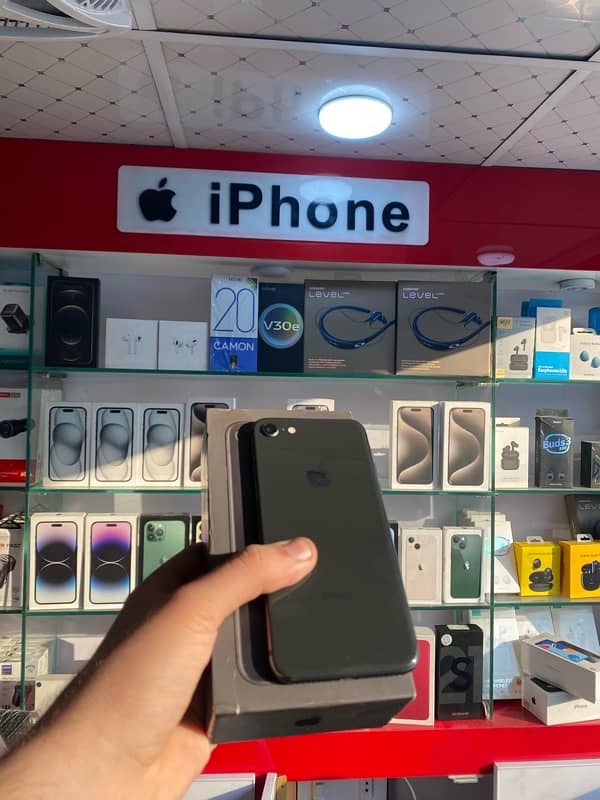 IPHONE 8 256 GB 78 HEALTH WITH BOX 1