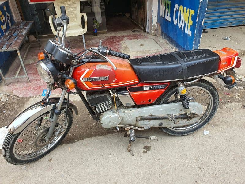 Suzuki GP-100 0