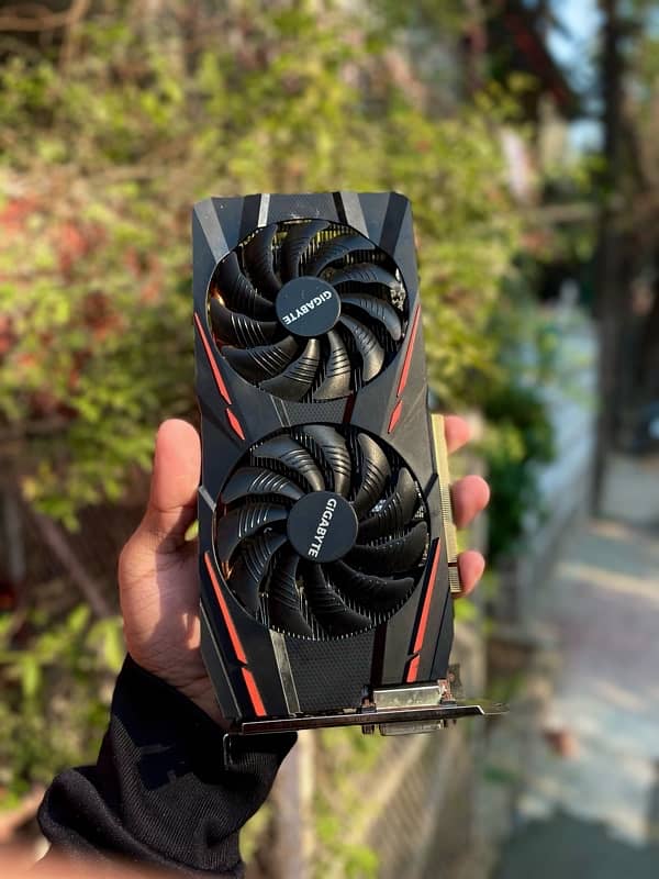 rx 580 8gb original card 2304sp with max temp 68 0