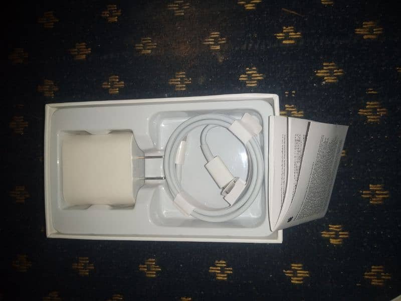 20W iphone original charger 0