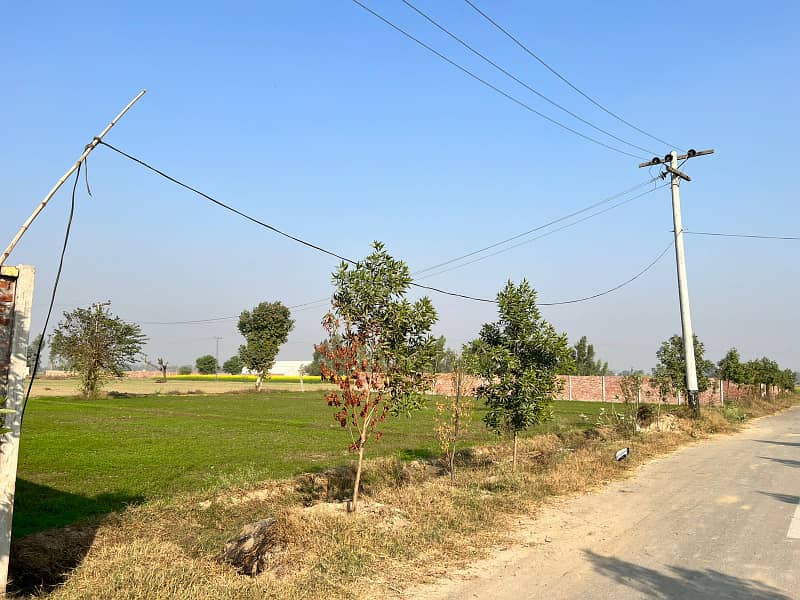 4 Kanal Ideal Location Boundary Wall Plot With Tube Well 15 Minutes Drive From DHA Phase 7 Plot For Farmhouses Near To Main Bedian Road Harbor Society Moza Lakhokhi 3