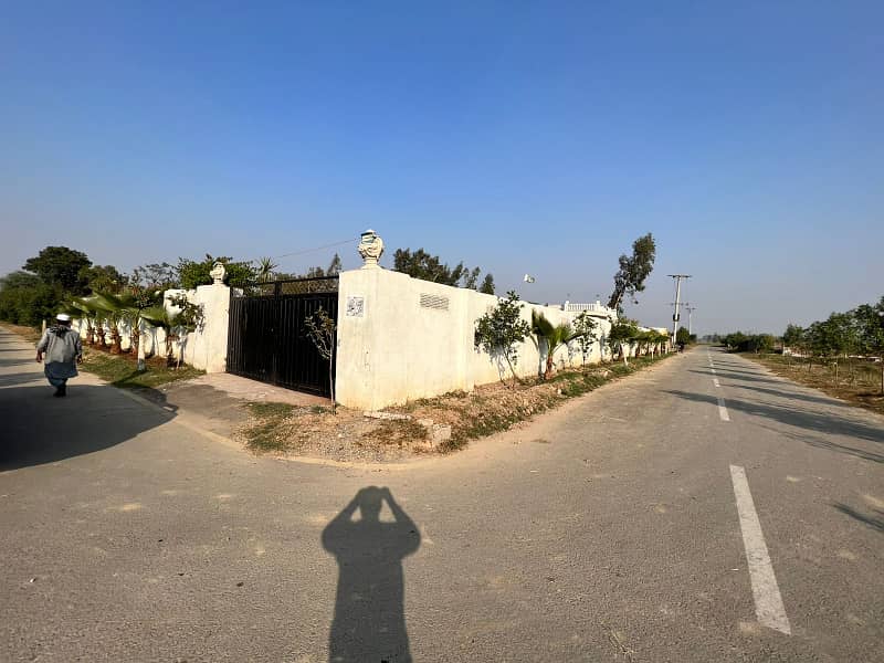 4 Kanal Ideal Location Boundary Wall Plot With Tube Well 15 Minutes Drive From DHA Phase 7 Plot For Farmhouses Near To Main Bedian Road Harbor Society Moza Lakhokhi 16