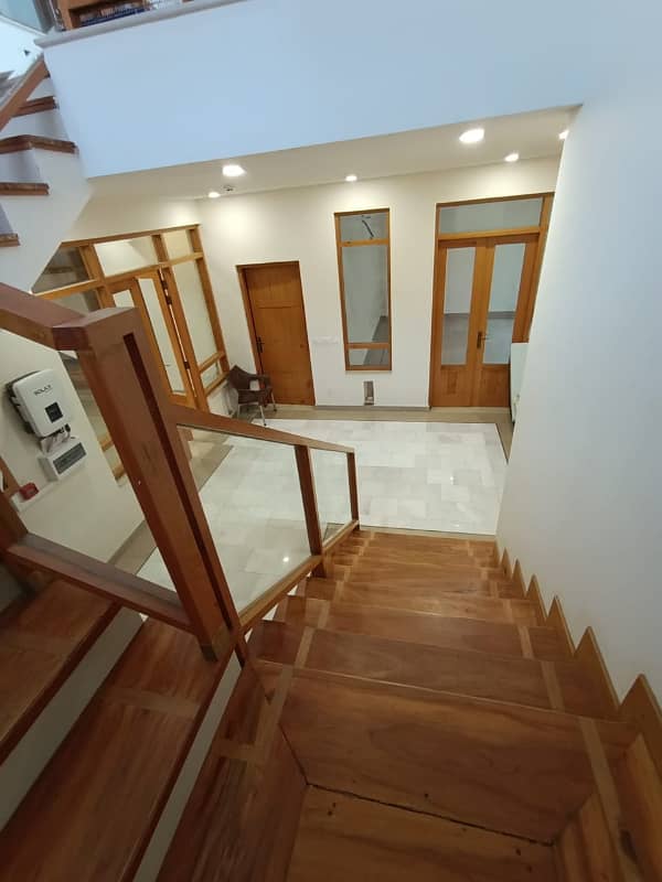 One Kanal With Full Basement 7 Bedrooms House Available For Rent In DHA Phase 7 10