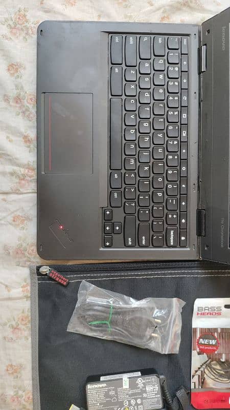 CHROMEBOOK BAG HANDFREE AND CHARGER 4GB RAM 16GB STORAGE 3