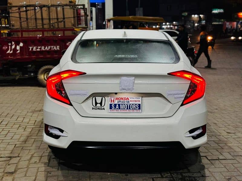 Honda Civic Oriel 2018 9