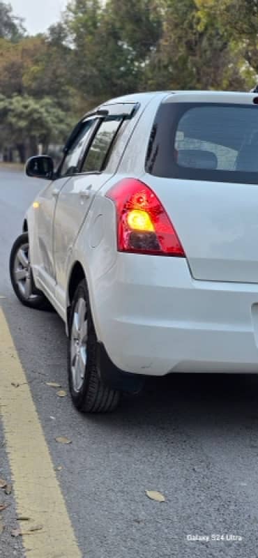 Suzuki Swift DLX 2017 2