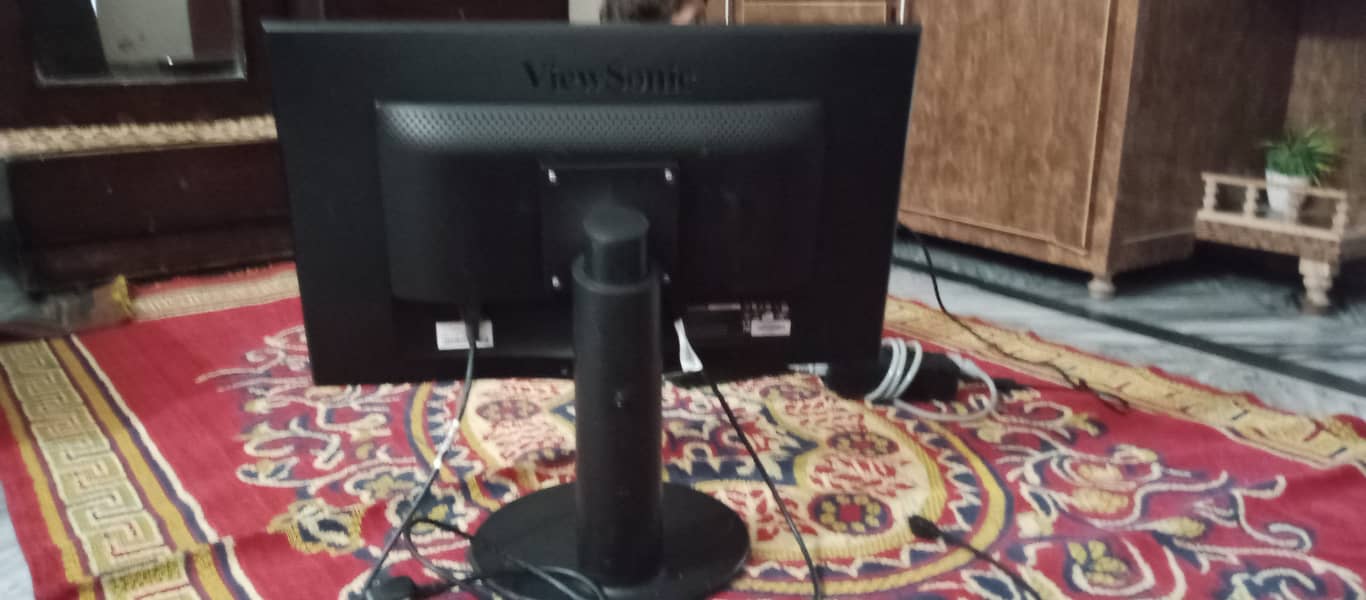 24 inch monitor new condition 1