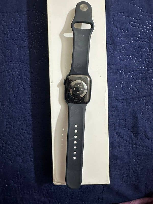 Apple watch series 8 41mm brand new UK. 2