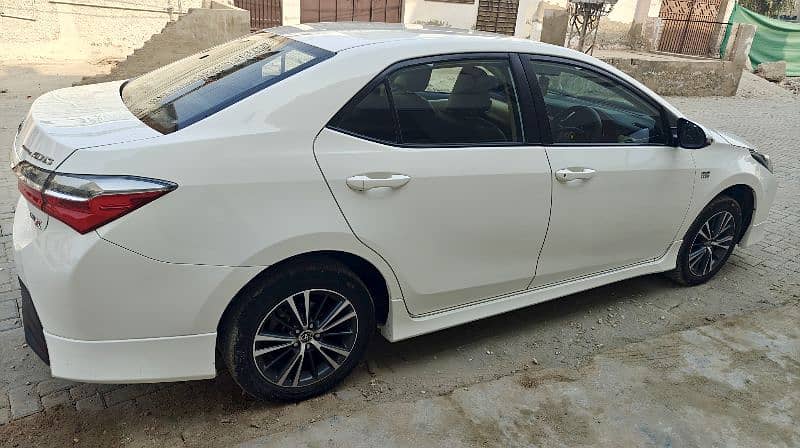 Toyota Corolla Altis 1.6 X Automatic 2