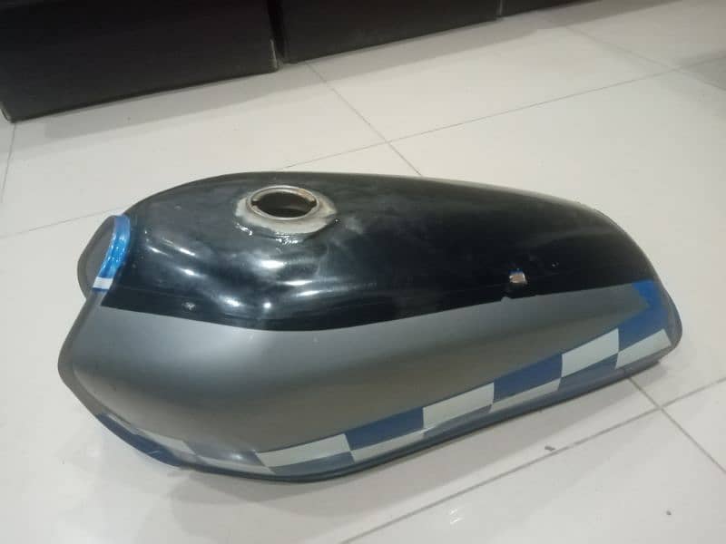 125 fuel tank 0