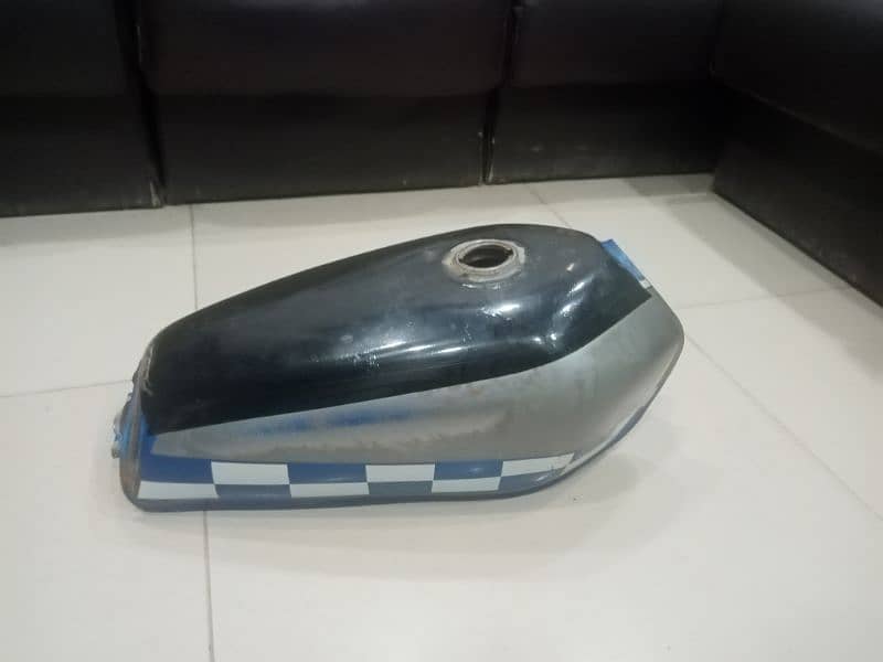 125 fuel tank 3