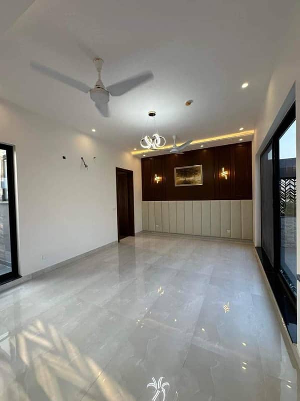 1 Kanal Slightly Used Upper Portion Is Available For Rent In DHA Phase 5 1