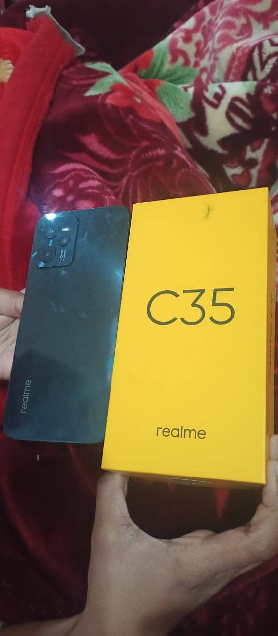 Realme C35 1