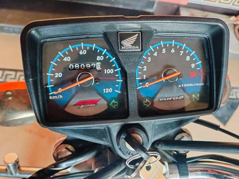 Honda 125 Model 2023 used like new 2