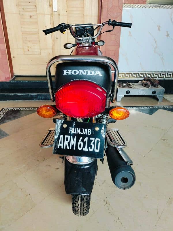 Honda 125 Model 2023 used like new 4