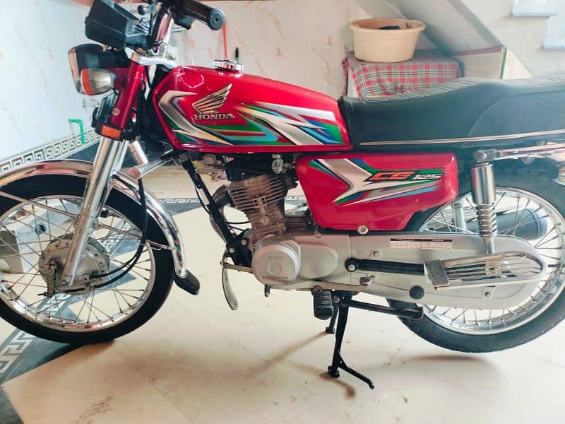 Honda 125 Model 2023 used like new 5