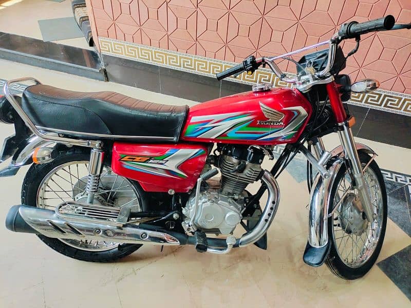 Honda 125 Model 2023 used like new 7