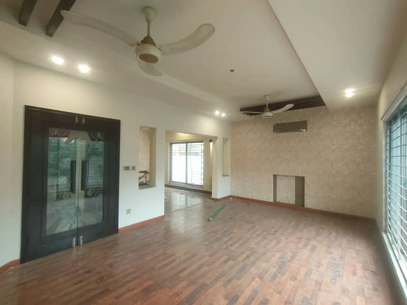 One Kanal House Available For Rent In DHA Phase 06 26