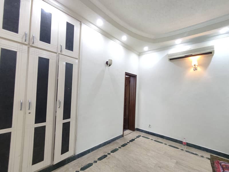 1 Kanal Bungalow Available For Rent In DHA Phase 4 Super Hot Location. 15