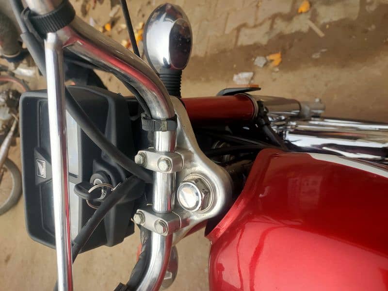 Honda125 2023model totally Genuine 12