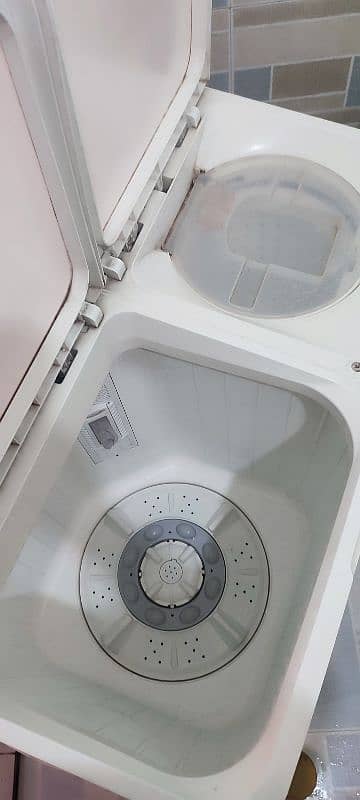 Kenwood Washing Machine KWM-1016 SA (Twin Tub) 1