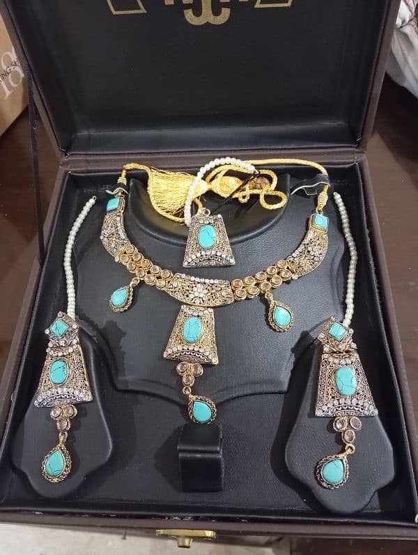 Jewellery set 0