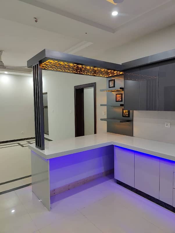 10 MARLA FULL HOUSE AVILABLE FOR RENT IN BAHRIA TOWN PHASE 8 5