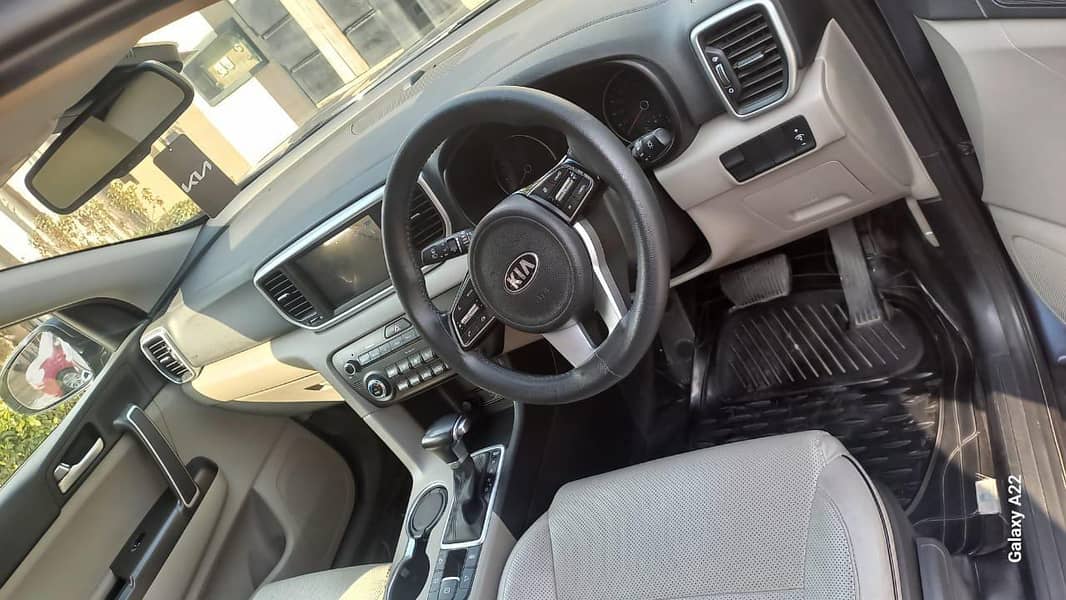 KIA Sportage FWD 2021 4