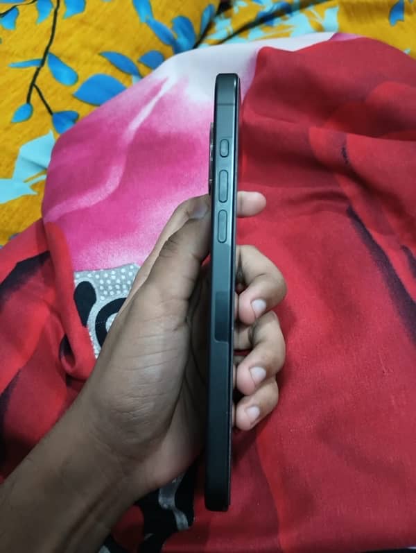 iPhone 15 pro max jv | Black titanium | New condition. 2