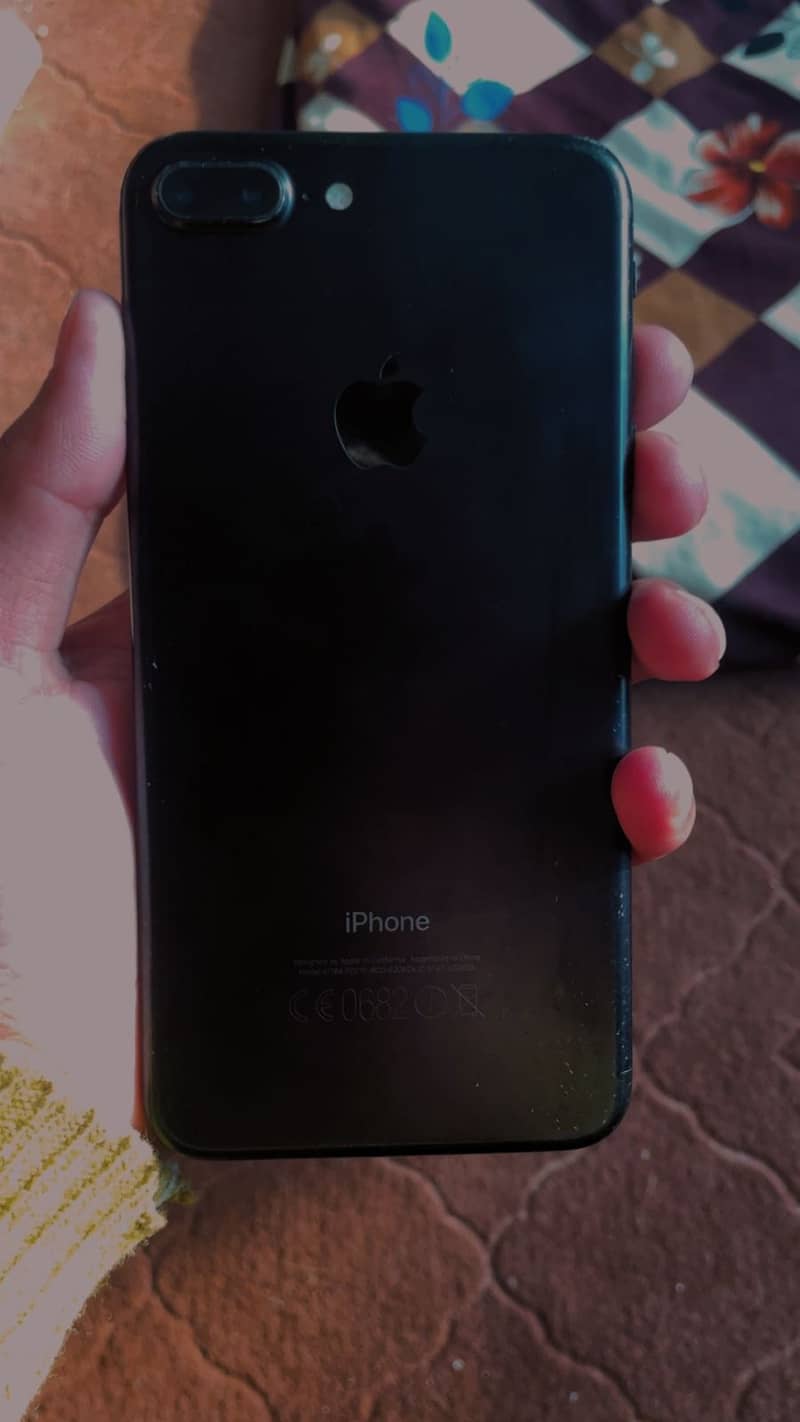 Apple iPhone 7 Plus 2