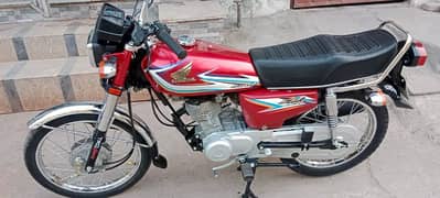 Honda 125 Model 2016 condition 10/10 first owner