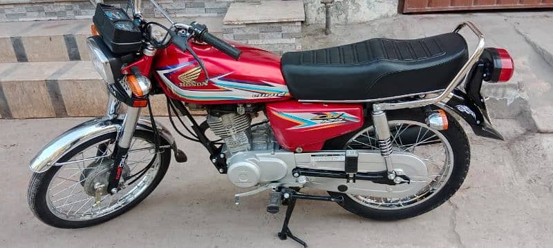 Honda 125 Model 2016 condition 10/10 first owner 8