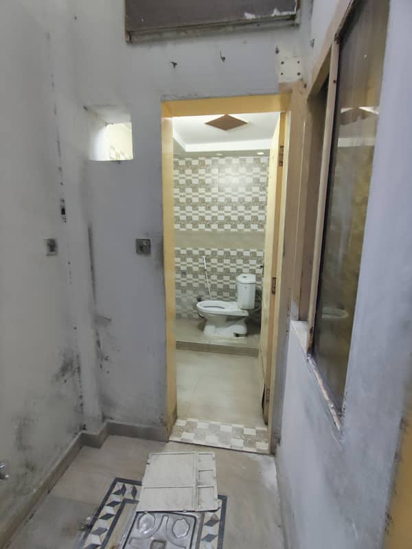 ALLAMA IQBAL TOWN 3 MARLA HOUSE URGENT FOR RENT IN PRIME LOCATION 1