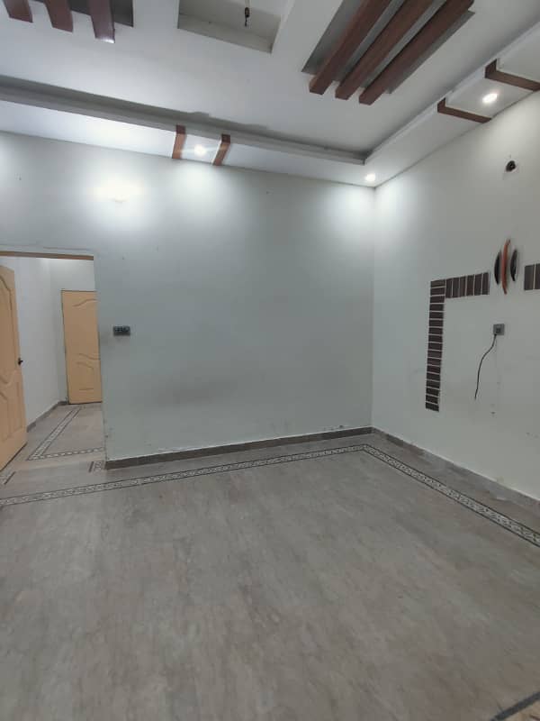 ALLAMA IQBAL TOWN 3 MARLA HOUSE URGENT FOR RENT IN PRIME LOCATION 4