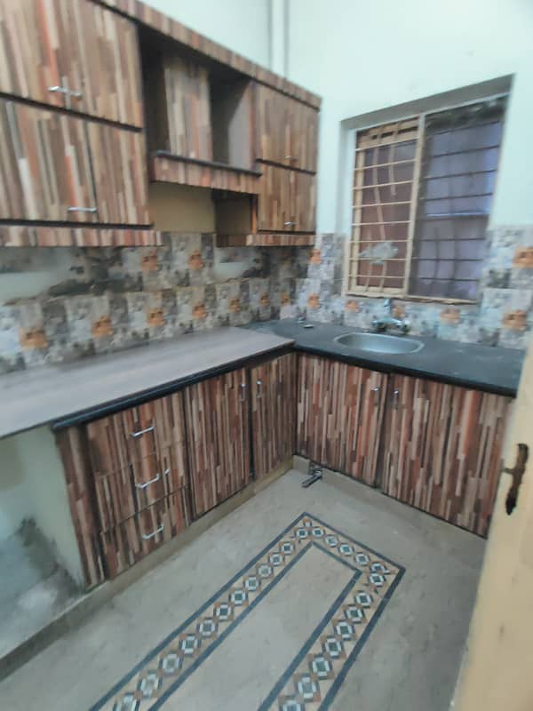 ALLAMA IQBAL TOWN 3 MARLA HOUSE URGENT FOR RENT IN PRIME LOCATION 5