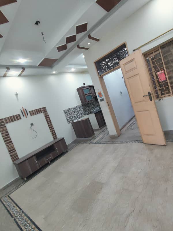 ALLAMA IQBAL TOWN 3 MARLA HOUSE URGENT FOR RENT IN PRIME LOCATION 7