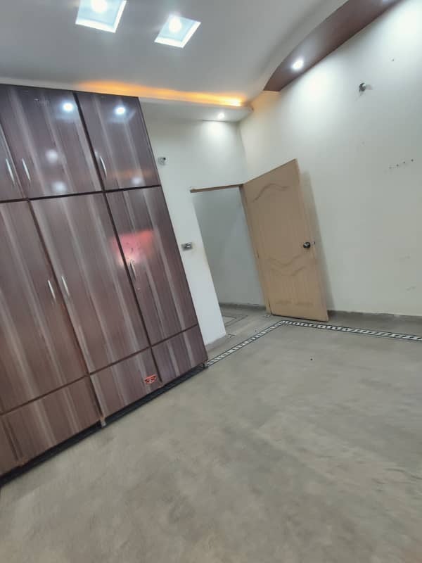 ALLAMA IQBAL TOWN 3 MARLA HOUSE URGENT FOR RENT IN PRIME LOCATION 8