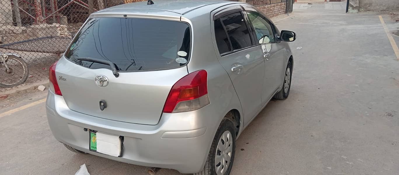 Toyota Vitz 2009 1