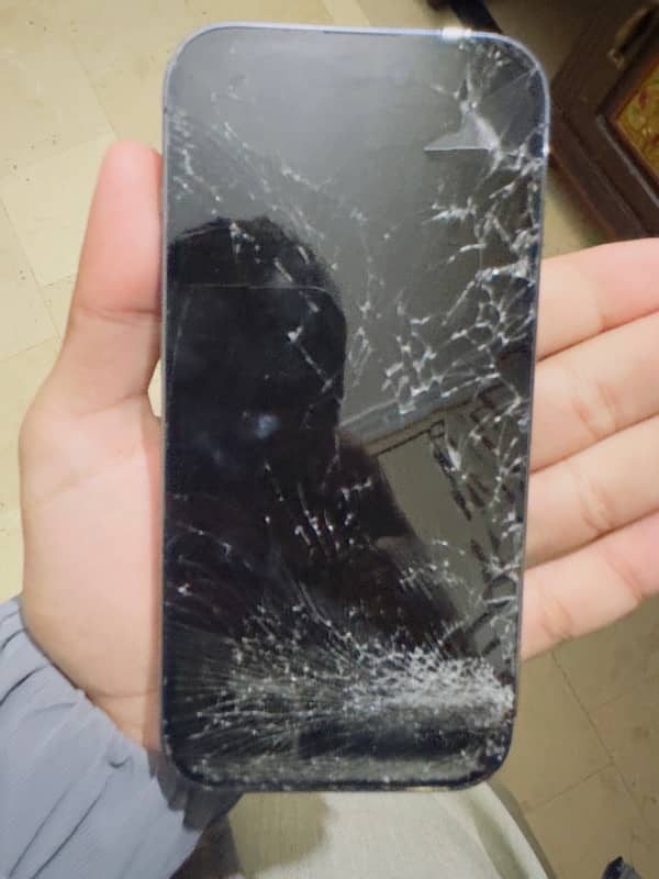 iPhone 14 Pro broken 1